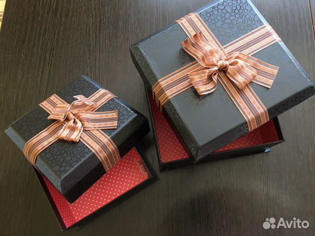 Подарочная коробка