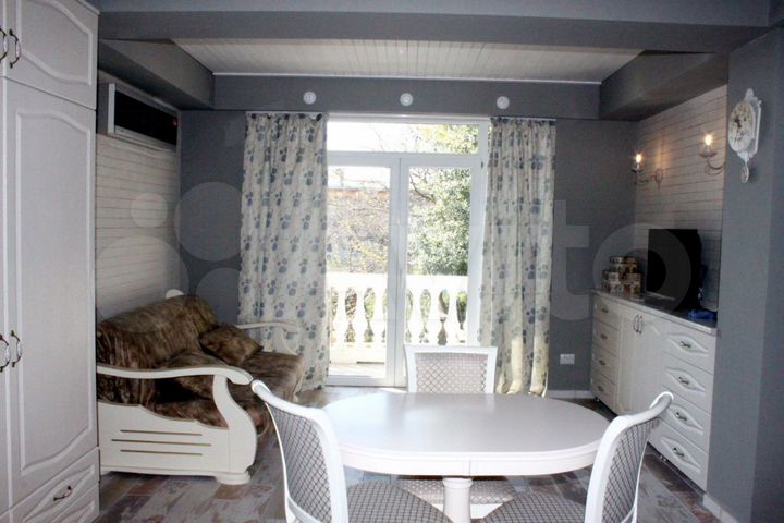 2-к. квартира, 52 м², 2/6 эт.