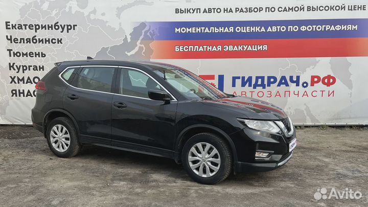 Обшивка стойки средней правой верхняя Nissan Roque (T32) 76913-4BA2A