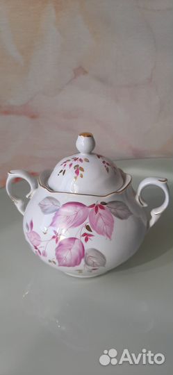 Новые фарфоровые чайник заварочный и сахарница пр