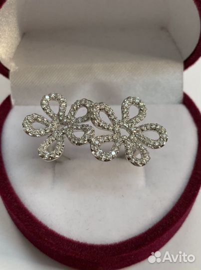 Золотое кольцо с бриллиантиками 585