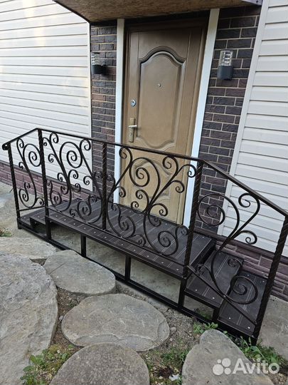 Уличная лестница крыльцо