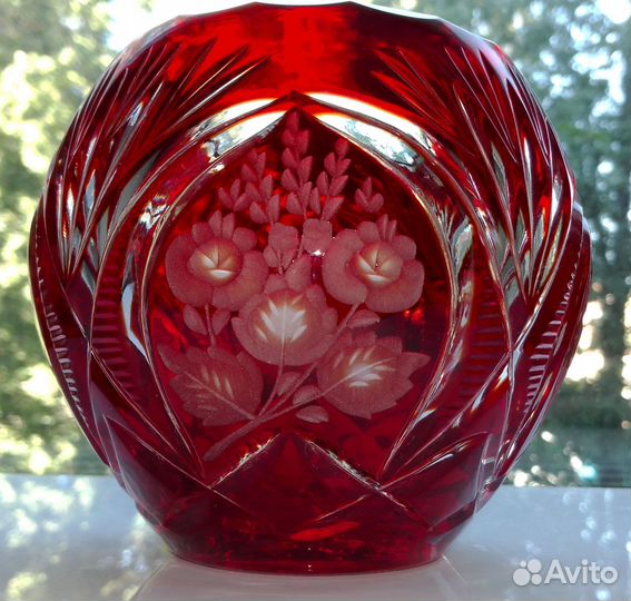 Ваза шар цветной (рубиновый) хрусталь