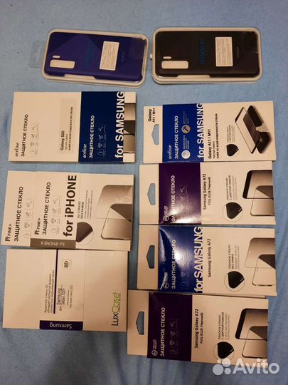 Защитные стекла и чехлы