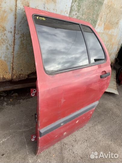 Дверь задняя левая vw Golf 3