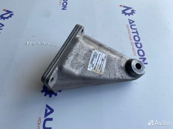 Кронштейн двигателя правый Mercedes E W211 M112