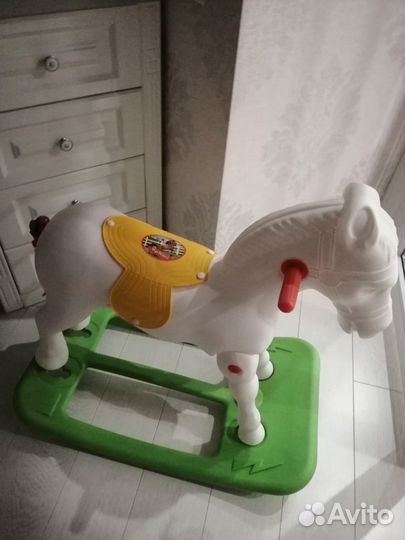 Лошадка-качалка