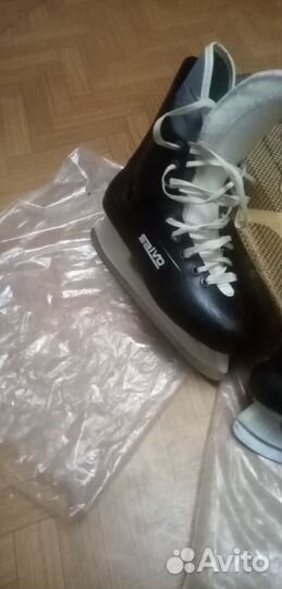 Коньки хоккейные бу 2 раза. Размер 40.Фирмы Сальво