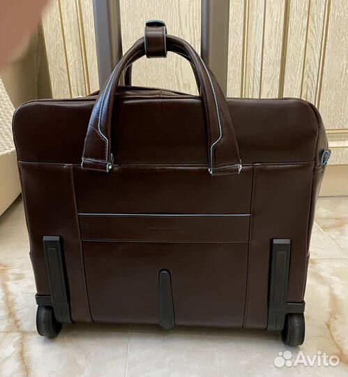 Кожаный портфель