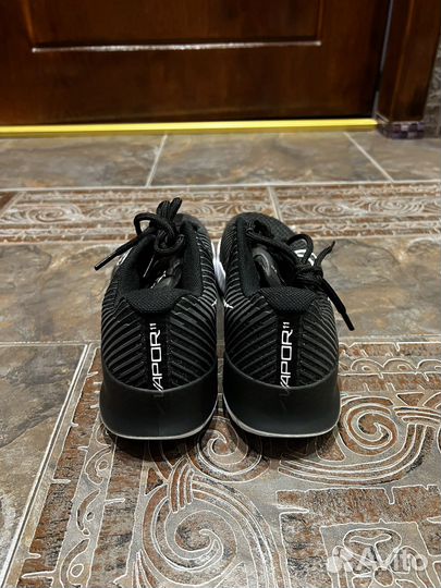 Теннисные кроссовки Nike