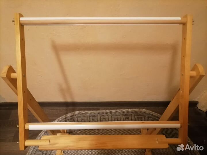 Напольный станок для вышивания