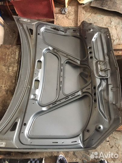 Продам капот от приоры после дтп