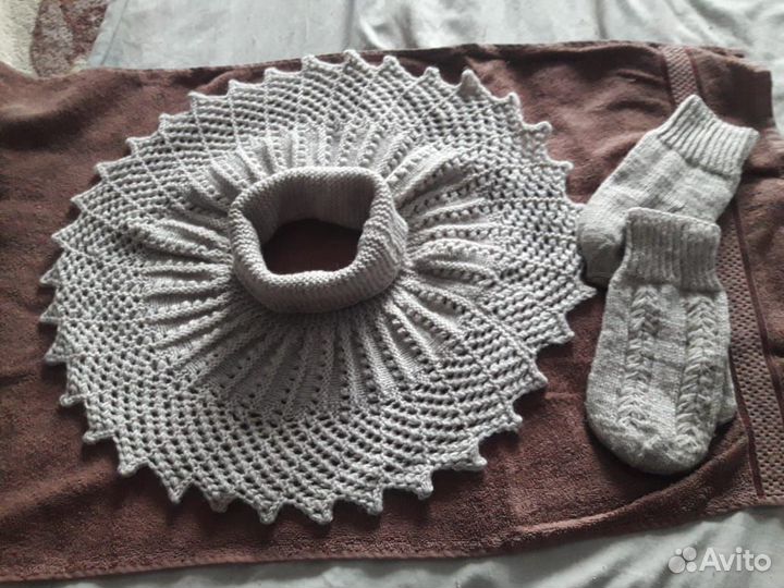 Манишки,варежки на заказ.Скоро зима