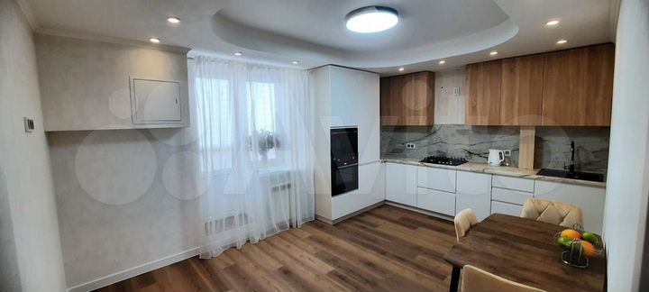 2-к. квартира, 71,3 м², 1/10 эт.