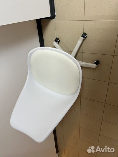 Кресло на колесиках