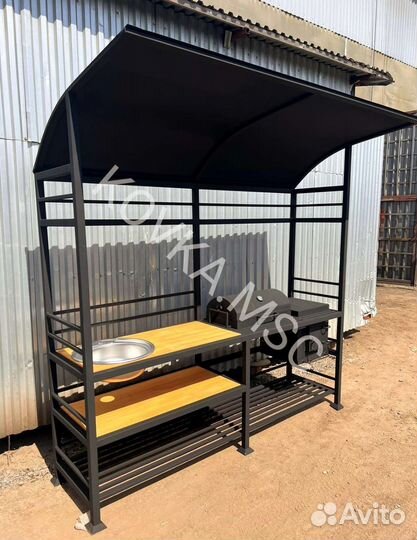 Мангал с крышей