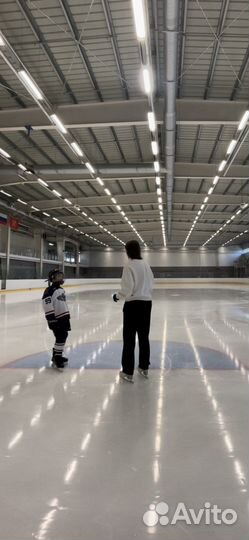 Тренер по фигурному катанию и хоккею