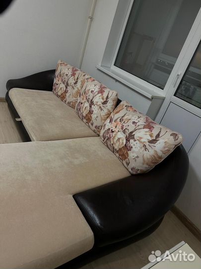 Большой угловой диван бу