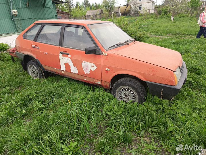 ВАЗ 2109 1.5 МТ, 1990, битый, 500 000 км