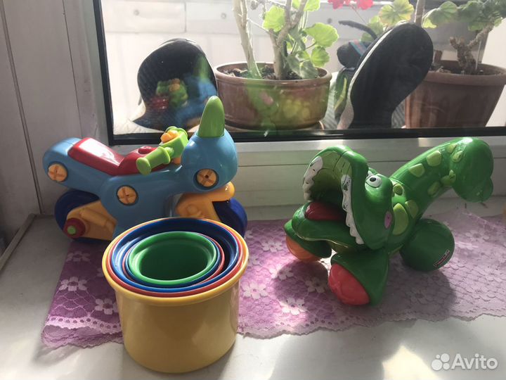 Развивающие игрушки до 2х лет: Mega Bloks, Томик