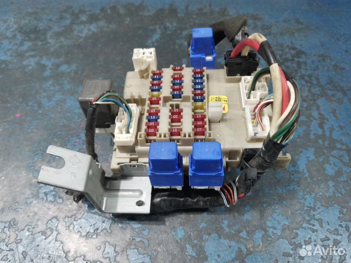 Блок предохранителей Nissan Primera P12