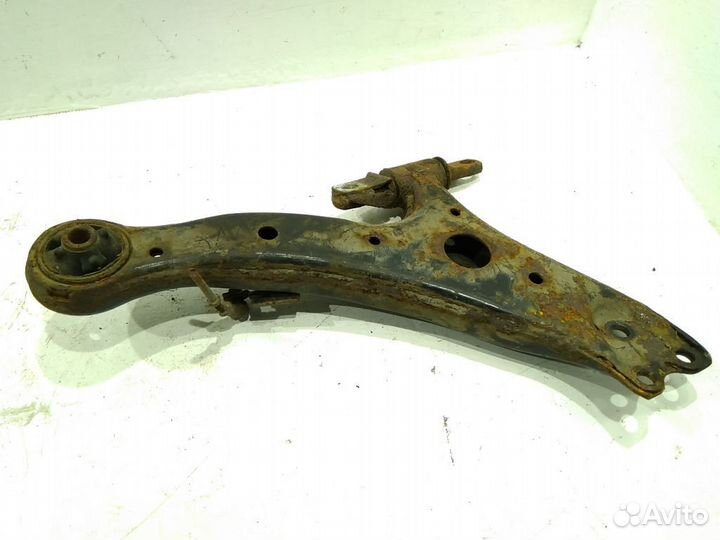 Рычаг передний левый нижний