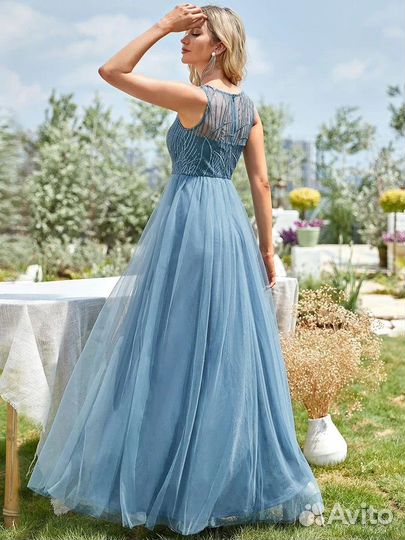 Новое пыльно-голубое платье с узором из пайеток