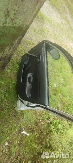 Задняя дверь Nissan ad