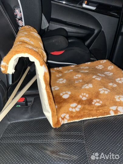 Лежанка для кошек на батарею