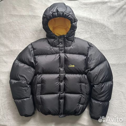 Пуховик carteiz. Пуховик carteiz. Пуховик carteiz. Пуховик corteiz белый. Пуховик carteiz.