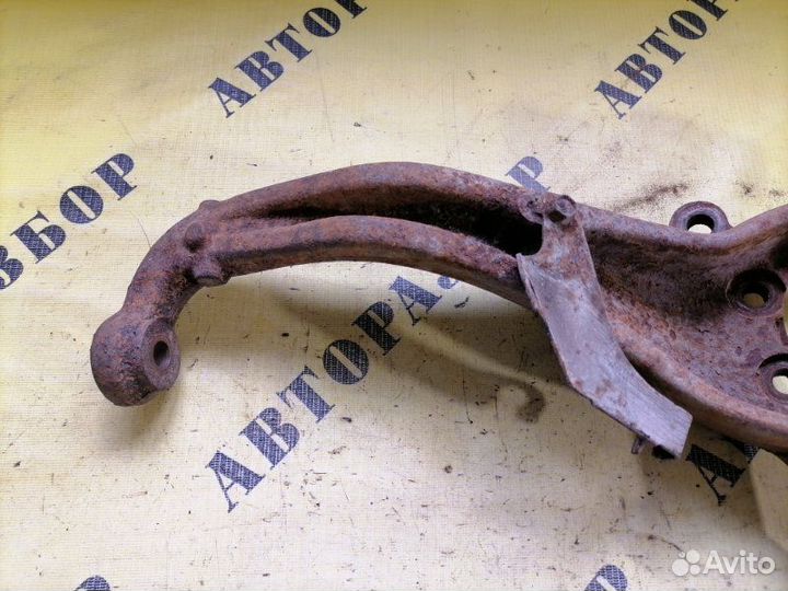 Кулак поворотный передний правый Nissan Pathfinder