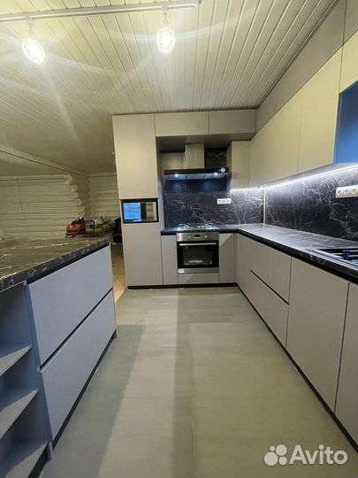 Кухни на заказ / Кухонные гарнитуры