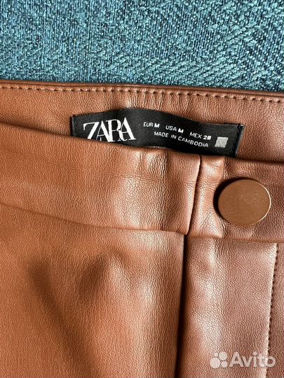 Брюки из экокожи Zara