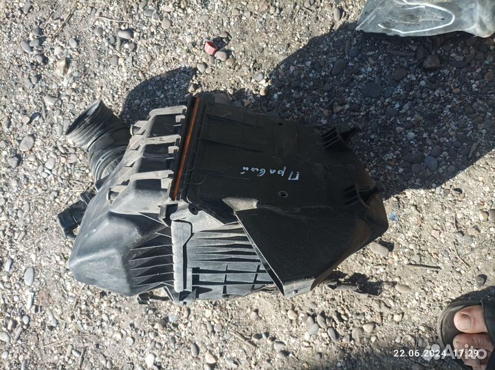 Корпус воздушного фильтра Volkswagen Phaeton