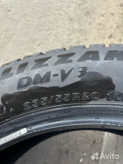 Bridgestone Blizzak DM-V3 235/55 R20 102T