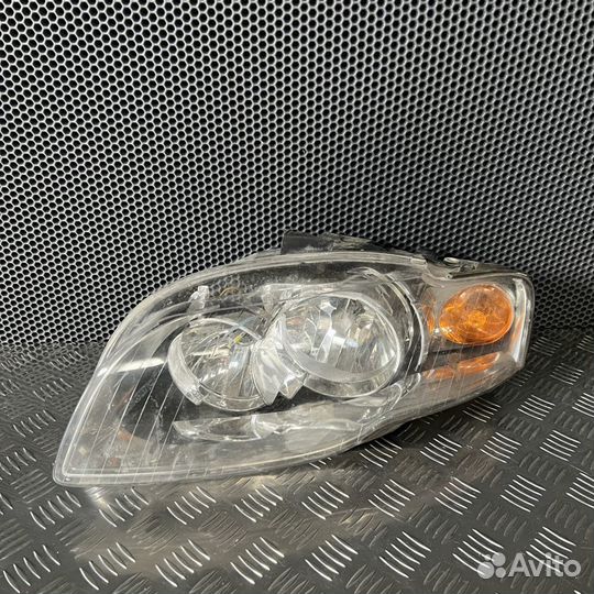 Фара Audi A4