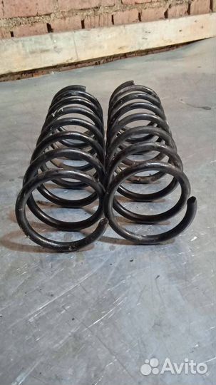 Пружина задняя Mazda 3 BK 2005