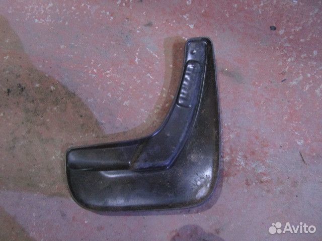 Брызговик задний левый Renault Sandero 2009-2015