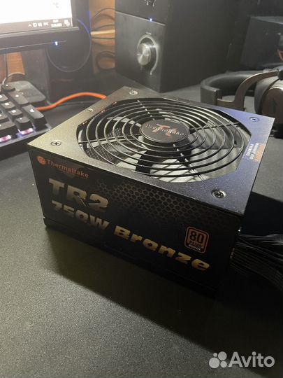 Блок питания thermaltake TR2 750W Bronze 80+