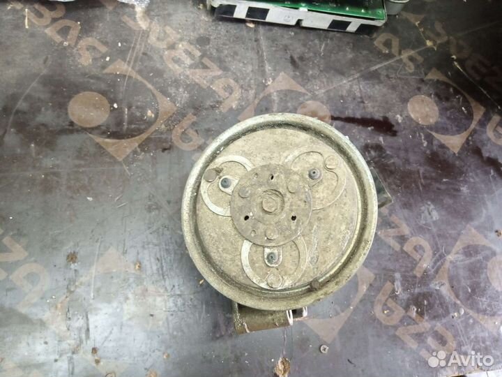 Компрессор кондиционера nissan