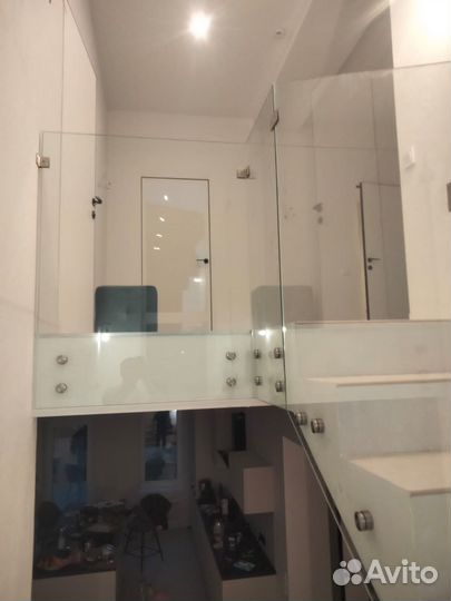 Стеклянные перила для лестниц