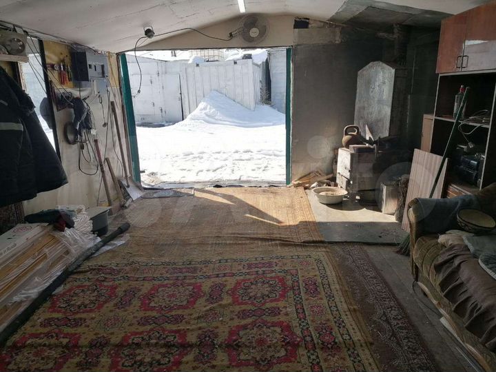 Гараж, > 30 м²