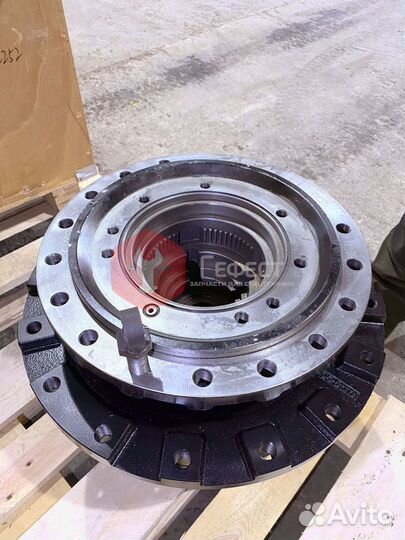 Редуктор хода Hitachi EX200-5