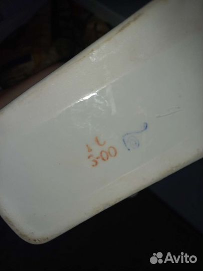 Фарфоровая статуэтка лось