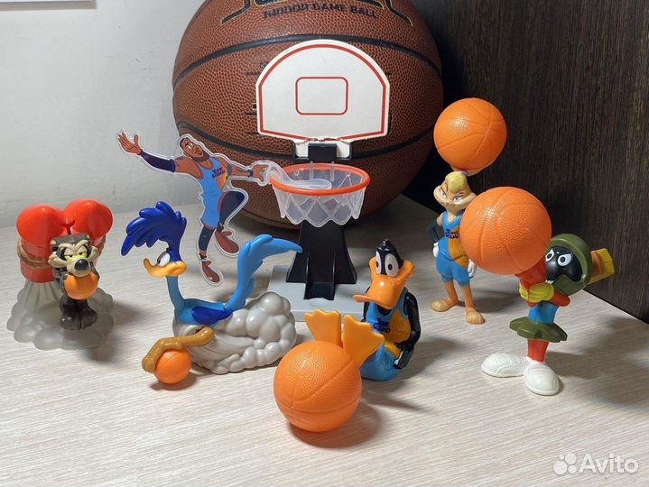 Макдоналдс хэппи-мил космический джем 6 игрушек