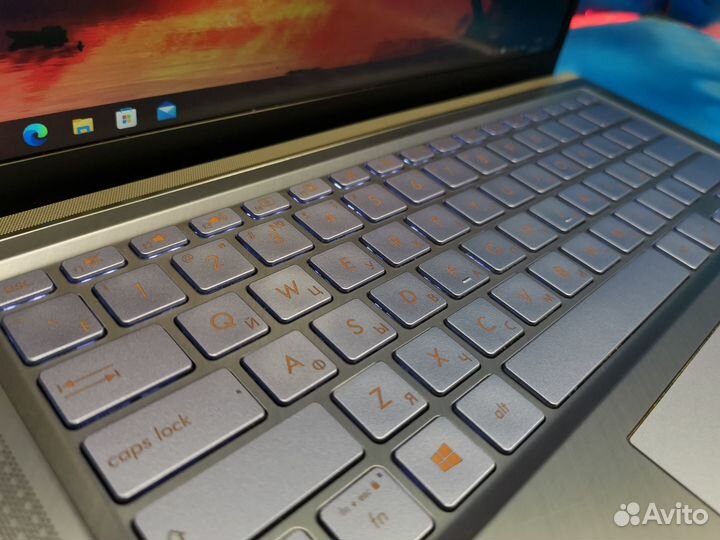 Компактный Ноутбук Asus для дома, дизайна / IPS