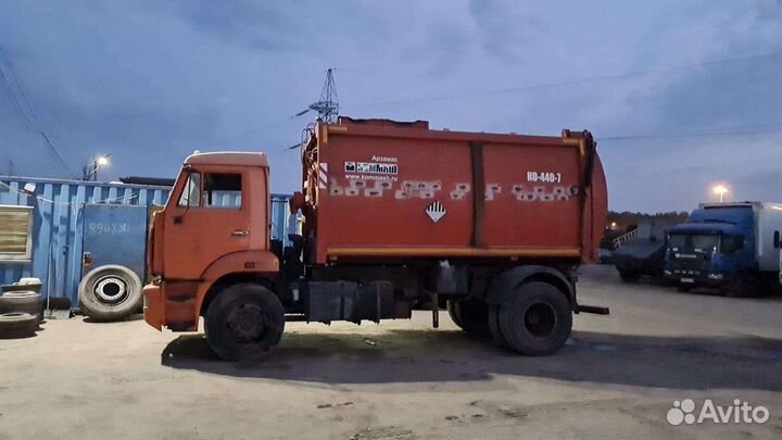 Мусоровозная установка Арзамас ко-440-7