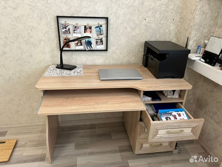 Письменный стол