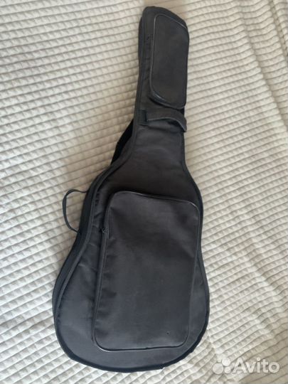 Продам акустическую гитару