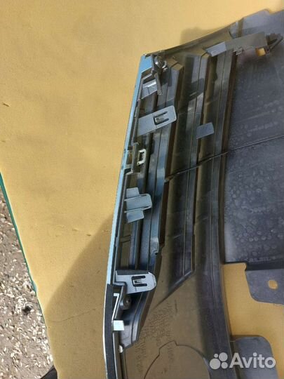 Решетка радиатора Ниссан ноут